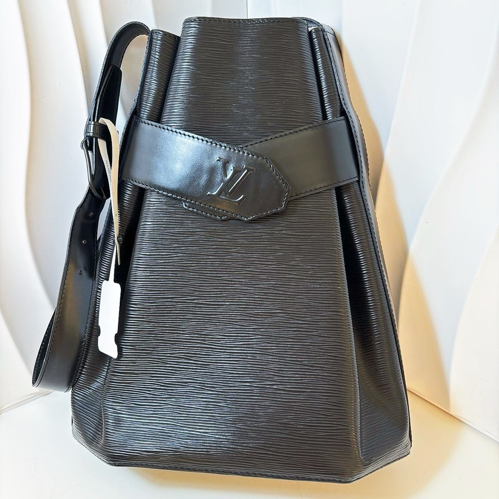 Louis Vuitton Black Epi Leather Shoulder Bag